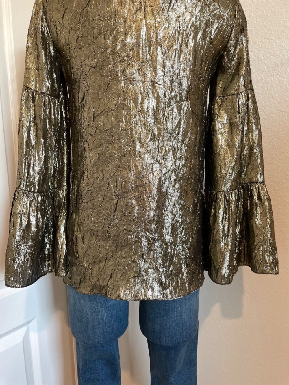 Michael Kors Collection Resort 2019 Runway Bell-Sleeve Crushed-Lame Peasant Top - Picture 10 of 14